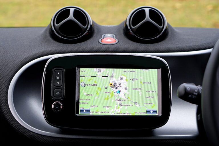 A Detailed Guide to Golf Cart GPS Systems